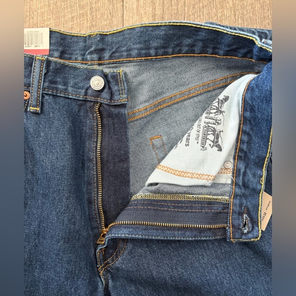 Levi’s 550 Relaxed Jeans - Picture 2 of 5